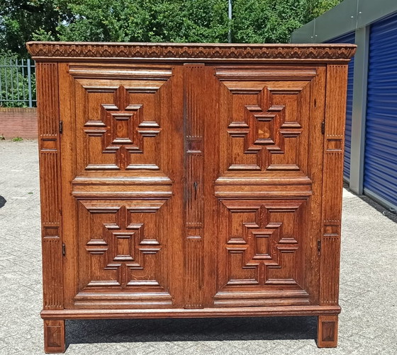 Image 1 of Armoire en chêne Zeeland