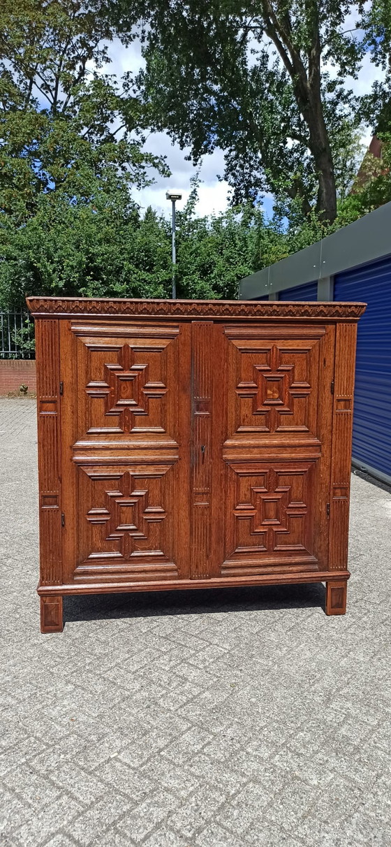 Image 1 of Armoire en chêne Zeeland