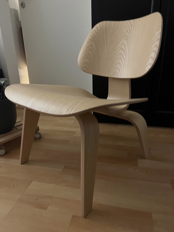 Image 1 of Vitra Eames LCW ash