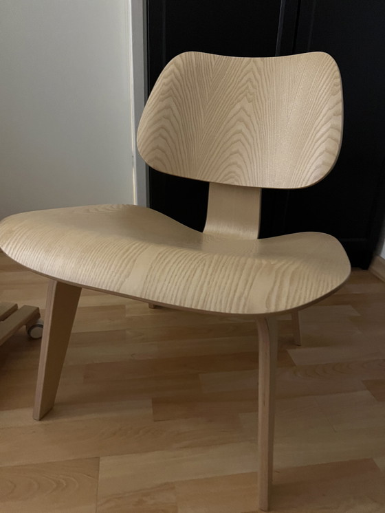 Image 1 of Vitra Eames LCW ash