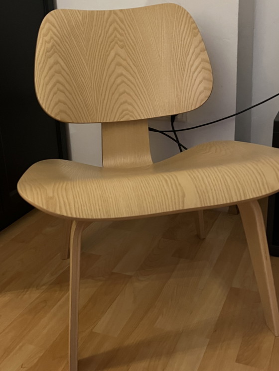 Image 1 of Vitra Eames LCW ash