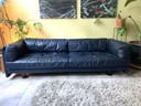 Divano vintage blu scuro a 3 posti