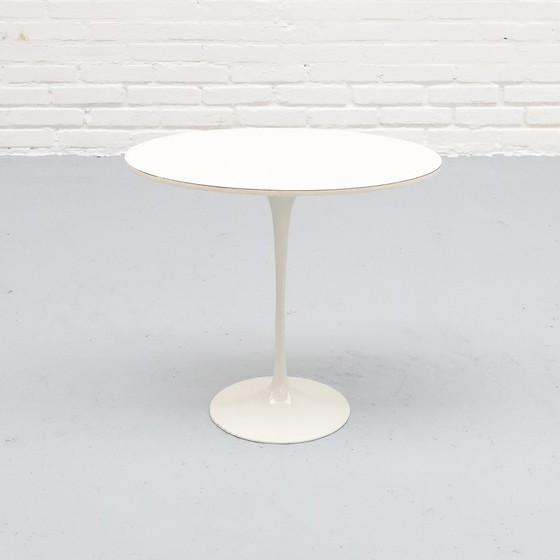 Image 1 of Tavolino laterale Tulip modello 161 di Knoll