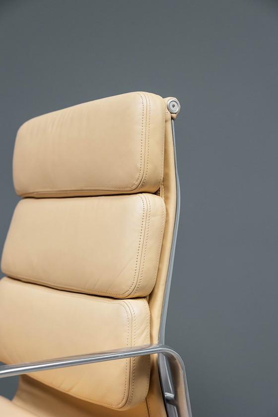 Image 1 of Silla de oficina Eames Ea219 Softpad