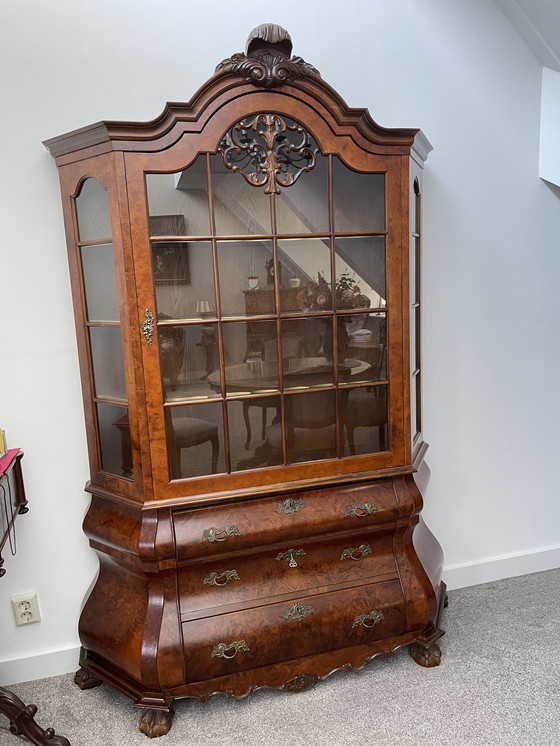 Image 1 of Classic display case