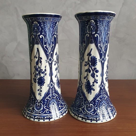 Image 1 of Jarrones trompeta azul de Delft de Royal Sphinx de Boch de 1940