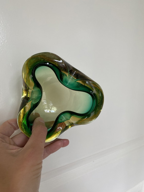 Image 1 of Ciotola vintage in vetro di Murano dalla forma organica nei toni del verde