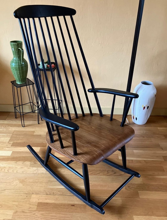 Image 1 of Vintage rocking chair