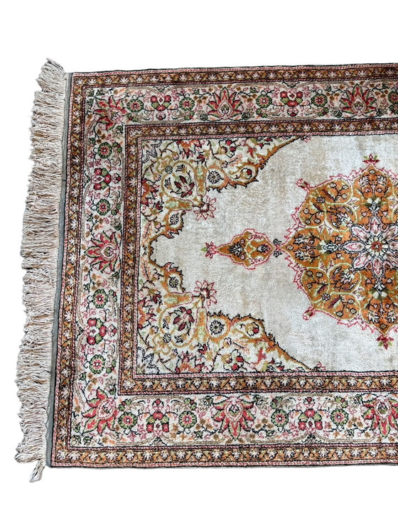 Image 1 of Tapis oriental en soie de Kayseri