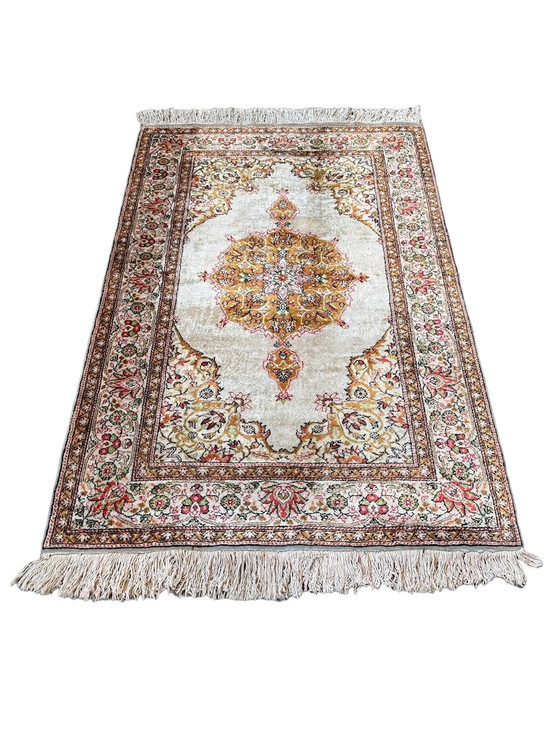 Image 1 of Tapis oriental en soie de Kayseri