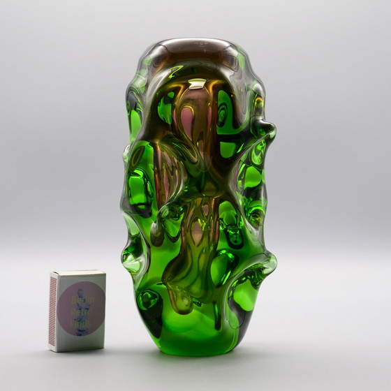 Image 1 of Sommerso Vase en verre à hélice Design Jan Kotik 20cm Retro 50s Uranium Amber