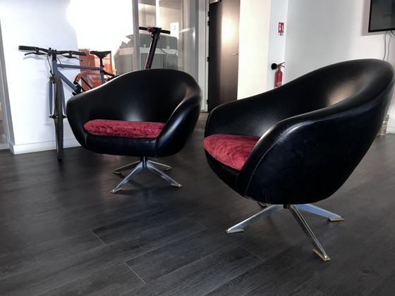 Image 1 of 2x Egg Armchairs Black Skaï