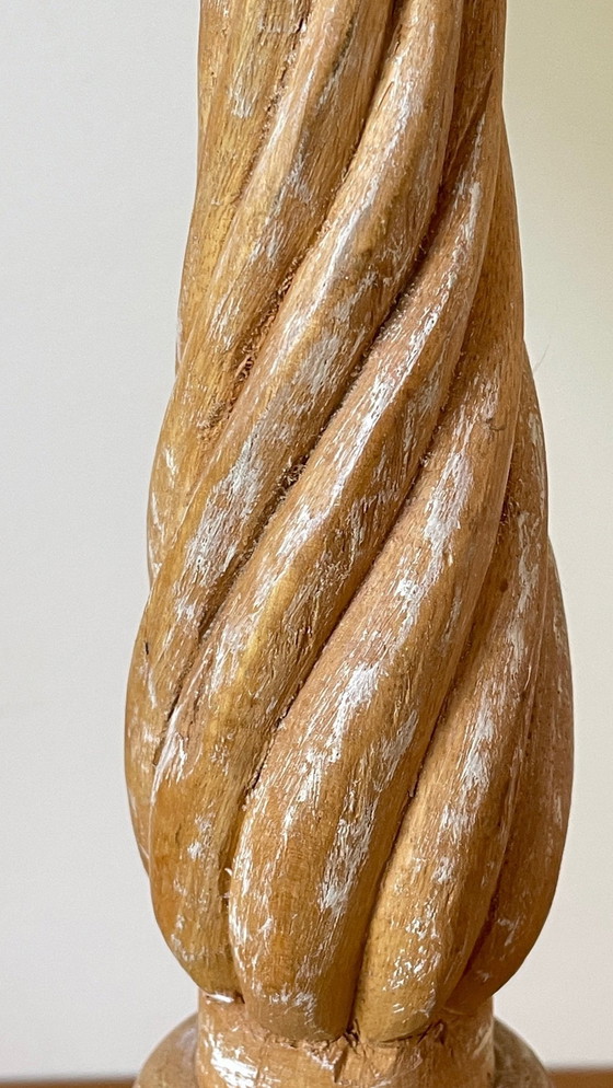 Image 1 of Lampada vintage in legno intagliato e tessuto