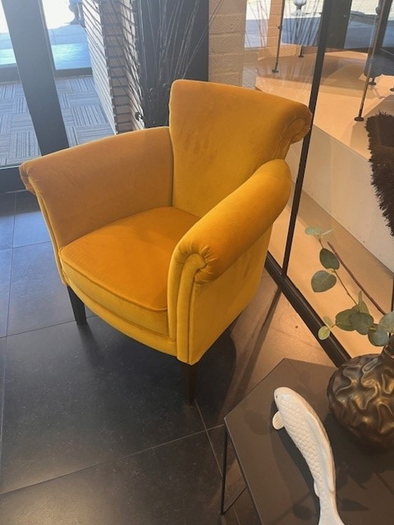 Image 1 of 2x fauteuil anglais velours jaune d'or