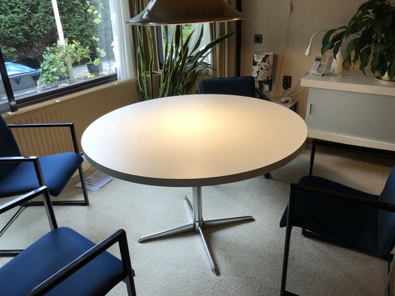 Image 1 of Table de salle à manger ronde vintage