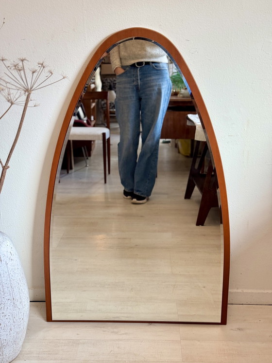 Image 1 of Specchio vintage in teak ovale di metà secolo