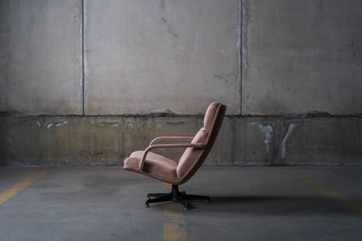 Geoffrey Harcourt - Artifort F141 Lounge Chair