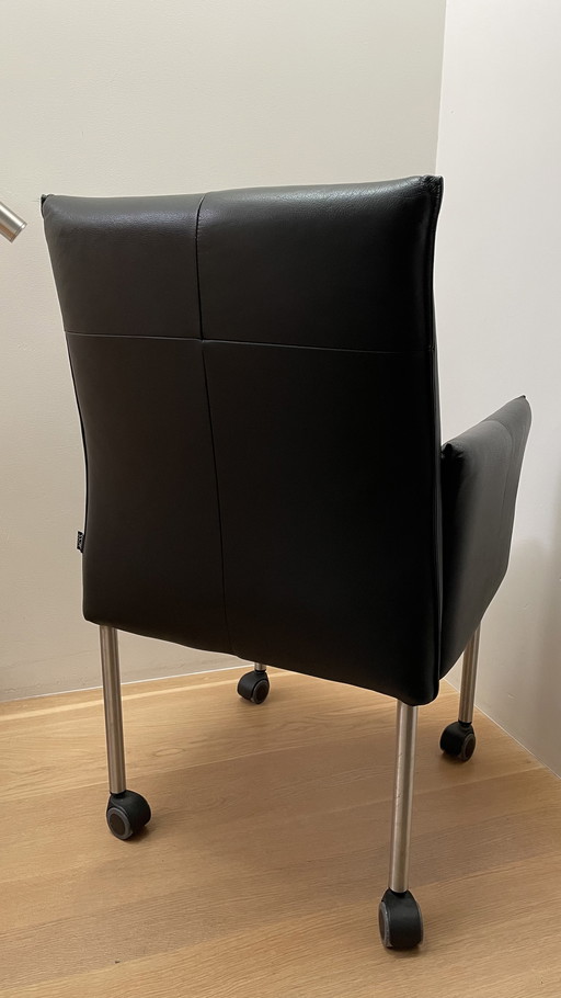 Jess Forward chair