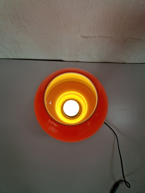 Image 1 of Lampe de table de l'ère spatiale en opaline et chrome