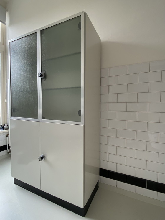 Image 1 of Armadietto dei medicinali d'epoca