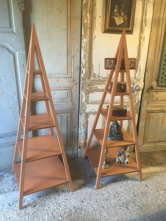 Image 1 of Pair of "Jodhpur" pyramidal shelves in rubberwood, India