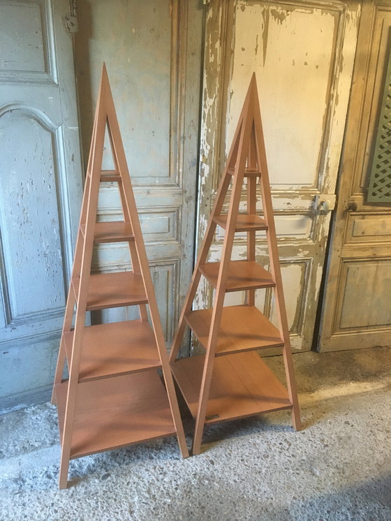 Image 1 of Pair of "Jodhpur" pyramidal shelves in rubberwood, India