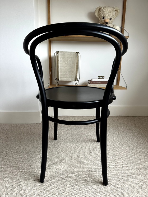 Image 1 of Ton chair black (8 available)