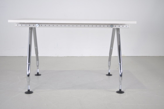 Image 1 of MedaMorph desk Vitra