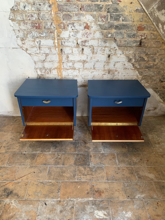 Image 1 of Paire de tables de chevet vintage bleu nuit