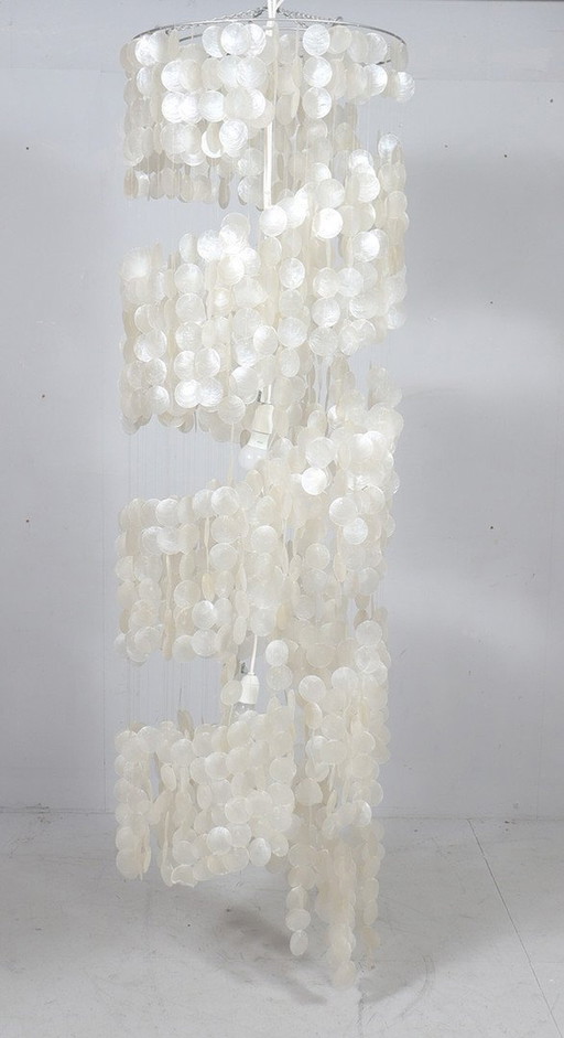 Shell lamp/pearl ceiling lamp of the 80s in the style of Verner Panton