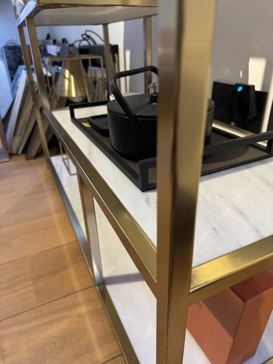 Image 1 of Étagère murale Evita Gold de Furnified