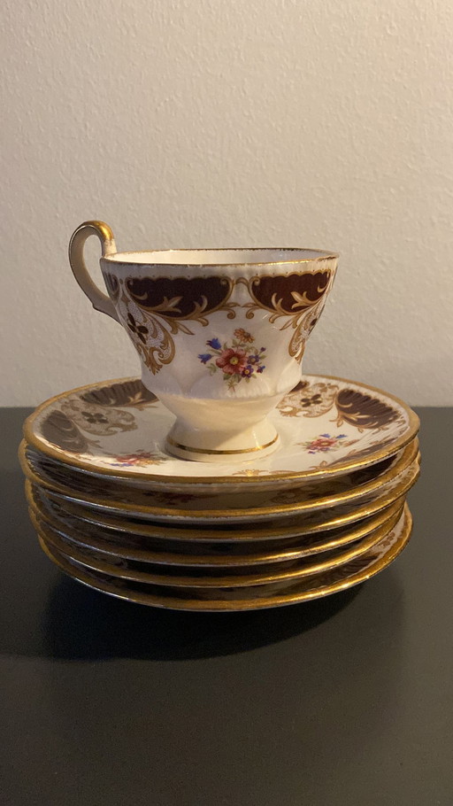 6x tasses et soucoupes Royal Queen Priory Dale