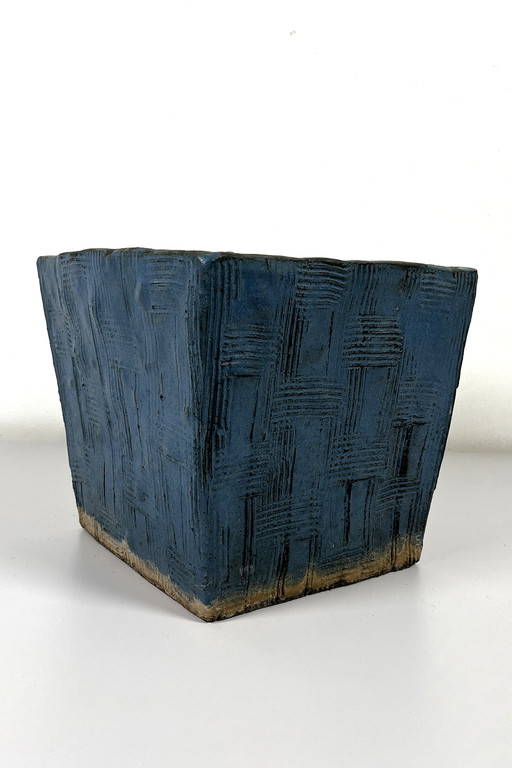 Square plant pot