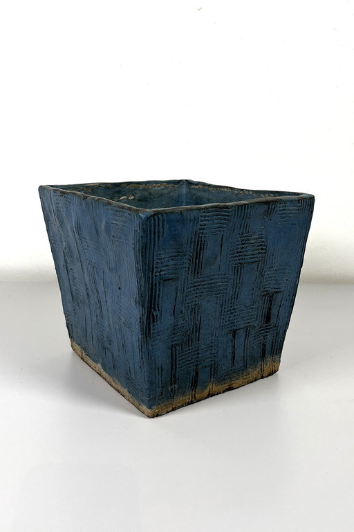 Square plant pot