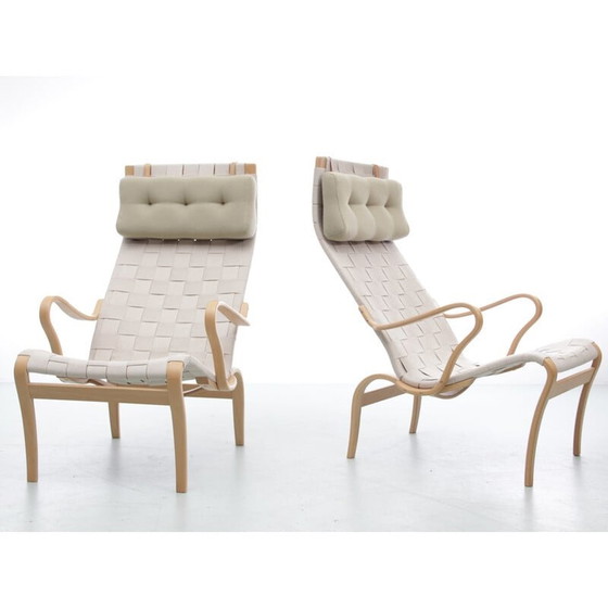 Image 1 of Pair of Scandinavian vintage lounge chairs "Miranda" in beech and Kvadrat fabric by Bruno Mathsson, 2010
