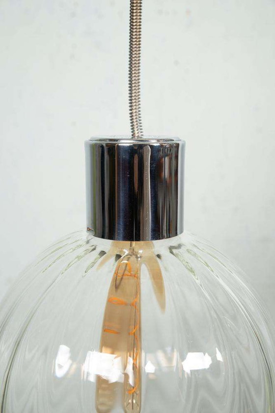 Image 1 of Lampe boule en verre de l'ère spatiale, suspension en verre midmod années 60