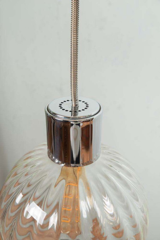 Image 1 of Lampe boule en verre de l'ère spatiale, suspension en verre midmod années 60