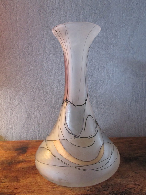 Image 1 of Bellissimo vaso vintage soffiato a mano, riccamente decorato.