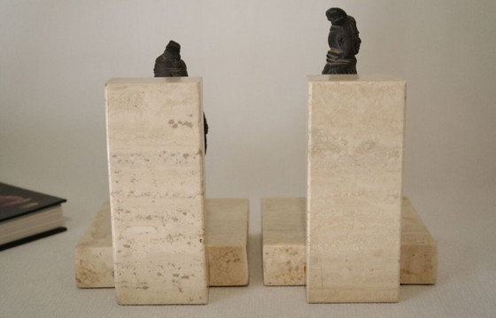 Image 1 of Coppia di fermalibri in travertino con guerrieri cinesi, XX secolo 
