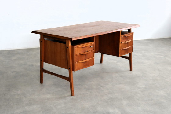 Image 1 of Scrivania danese vintage in teak