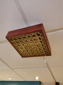 Lampada a sospensione vintage Alda, in buone condizioni vintage, con lievi tracce d'uso. Dimensioni: L 28 x P 28 x A 6,8 cm.