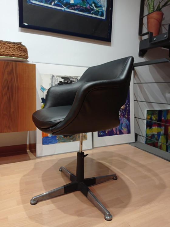 Image 1 of Cassina Olli Mannermaa chair