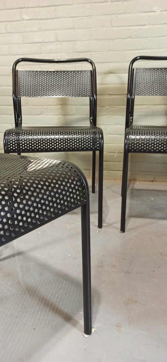 Image 1 of 4 sedie nere vintage in metallo perforato