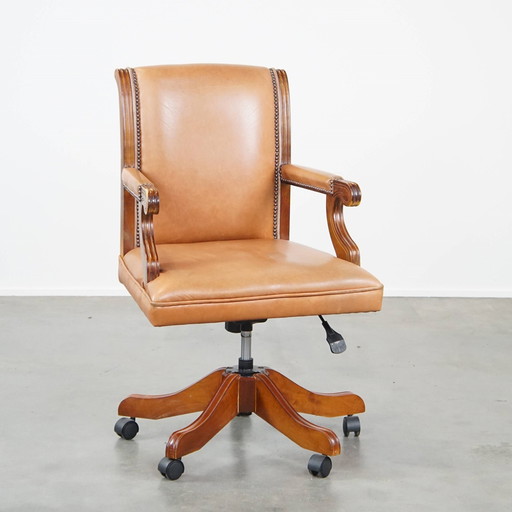 Cowhide Leather Chesterfield Office Chair On Wheels