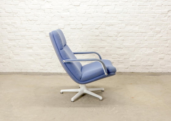 Image 1 of Mid Century Dutch Design Lavender Blue Swivel Lounge Chair F141 by Geoffrey Harcourt for Artifort, 1960s