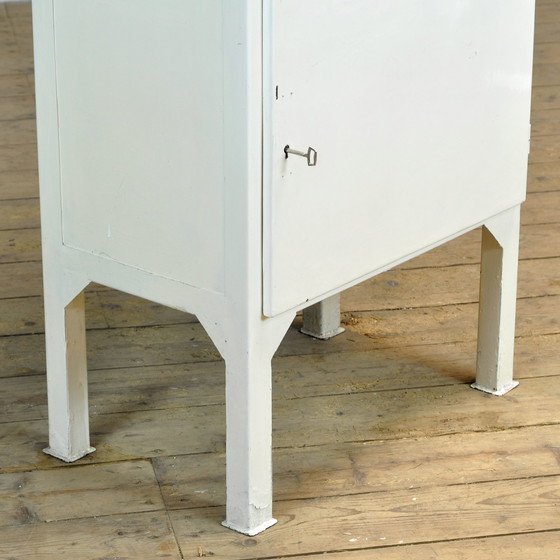 Image 1 of Armadietto medico vintage in ferro e vetro, anni '70