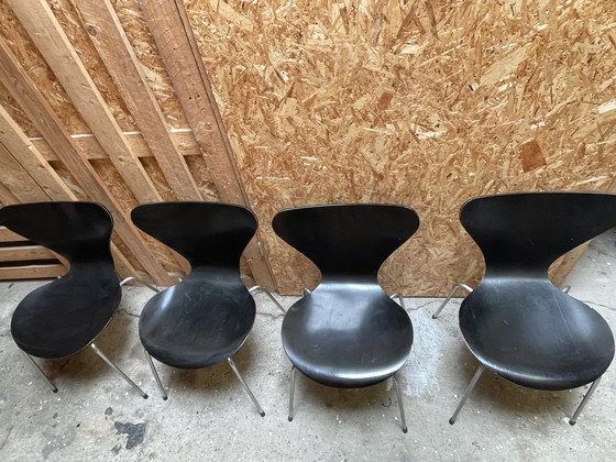 Image 1 of 4x Arne Jacobsen chairs 1971