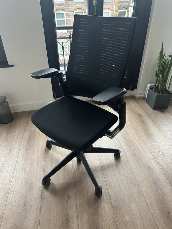 Image 1 of Ahrend 2020 Extra Verta Office Chair