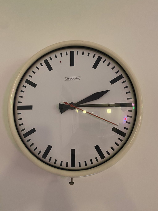 Van Doorn Industrial Clock