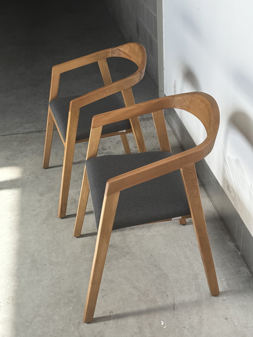 Set Of 2 Wooden Dining Chairs In Light Brown